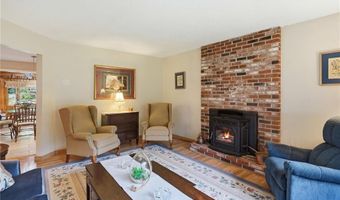 19 Mount Hygeia Rd, Foster, RI 02825