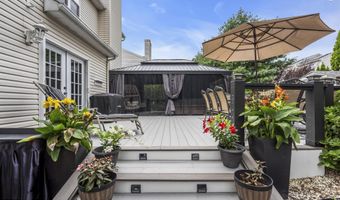 6 Surle Ct, Bayville, NJ 08721