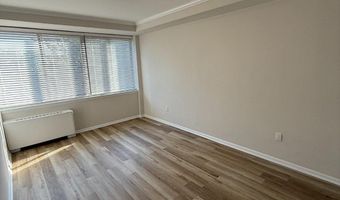 4390 LORCOM Ln 810, Arlington, VA 22207