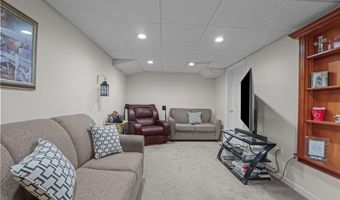 65 Albion Rd, Cumberland, RI 02864