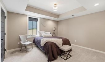 4261 Lakeshore Dr, Basehor, KS 66007