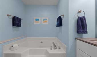 84 Cardinal Dr, North Kingstown, RI 02852