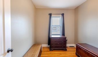 1640 Cranston St, Cranston, RI 02920