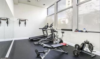 319 W FRANKLIN St 506, Baltimore, MD 21201
