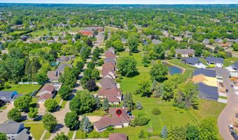 1900 E ORCHARD BLOSSOM Dr, Appleton, WI 54915