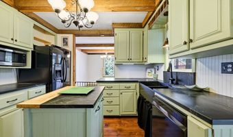 115 Poplar St, Agawam, MA 01030
