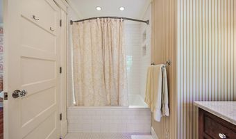 586 B St, Ashland, OR 97520
