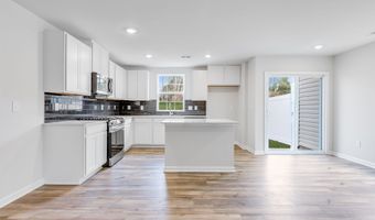 22 D Regent St, Camden, SC 29020