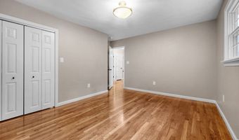 2 Woodland Rd, Acushnet, MA 02743