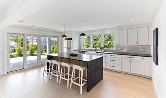 35 Coggeshall Ave, Newport, RI 02840