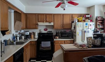 241 FLINT HILL Rd, Alburtis, PA 18011