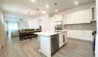 724 WINTERSIDE Dr, Apollo Beach, FL 33572