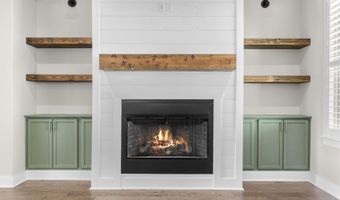 7901 S Shoreline Blvd, Benton, AR 72019