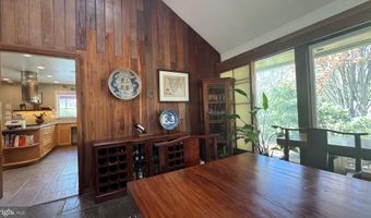 6819 SELKIRK, Bethesda, MD 20817