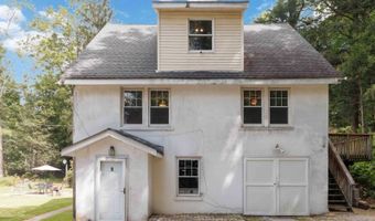 5 Fanwood Ct, West Milford, NJ 07421