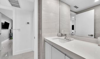 9801 Collins Ave 5U, Bal Harbour, FL 33154