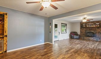 1307 S Washington Ave, Aurora, MO 65605