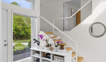 24 Sarahs Path, Amagansett, NY 11930