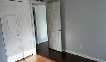 15 Metroview Ct, Ann Arbor, MI 48108