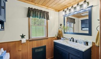 121 Maltbie Dr, Amsterdam, NY 12010