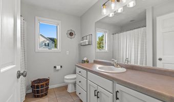 4715 N BROOKSHIRE Dr, Appleton, WI 54913