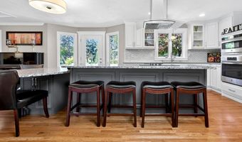 9 MEADOWBROOK Ln, Appleton, WI 54914