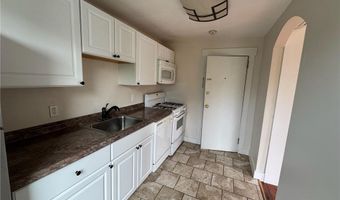 38 Freebody St 208, Newport, RI 02840