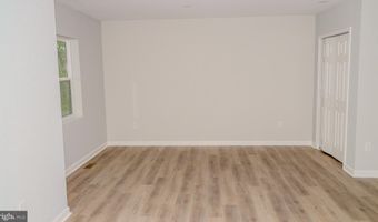 8906 CHESTNUT Ave, Bowie, MD 20720