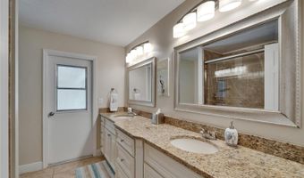907 GOLF ISLAND Dr, Apollo Beach, FL 33572