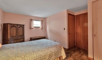 67 Castle Ct, Amherst, NY 14226