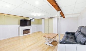 44 Desmarais St, Cumberland, RI 02864