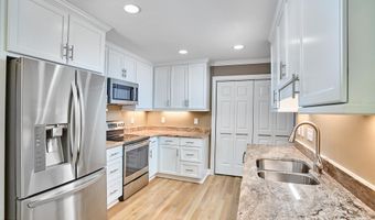 119 Heatherwood Dr, Apex, NC 27502