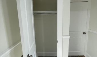 37 E Gloucester Pike 1, Barrington, NJ 08007