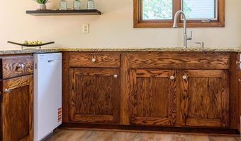 1088 Whitney Dr, Apple Valley, MN 55124