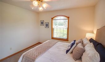 101 Serenity Dr, Alton, IL 62002