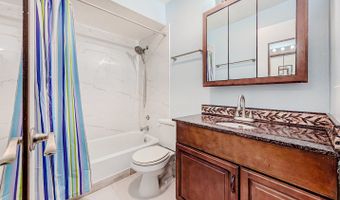 801 S Dwyer Ave D, Arlington Heights, IL 60005