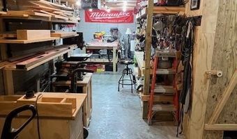 4806 Waller St, Ames, IA 50014