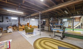 31 Monroe St, Augusta, ME 04330