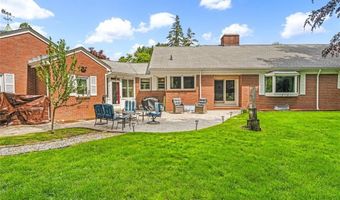 133 Tupelo Hill Dr, Cranston, RI 02920