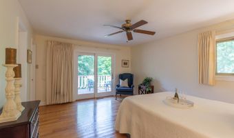 7041 CINDY Ln, Annandale, VA 22003