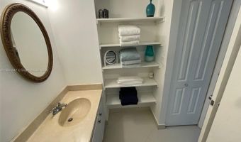 20335 W Country Club Dr 304, Aventura, FL 33180