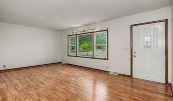 307 Dotson Dr, Ames, IA 50014