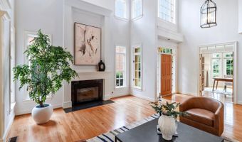 4831 26TH St N, Arlington, VA 22207