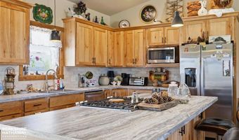 8 Lakota Ct, Cody, WY 82414
