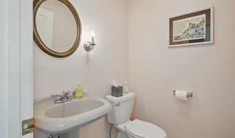 20 Eagle Point Rd, Bath, ME 04530
