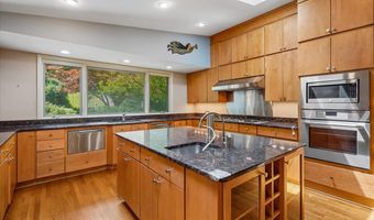 9009 CHARRED OAK Dr, Bethesda, MD 20817