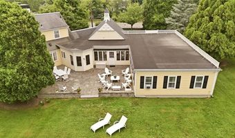 142 Ferry Rd, Bristol, RI 02809