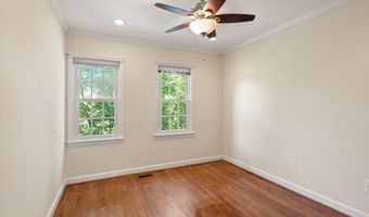 2345 S ROLFE St S, Arlington, VA 22202