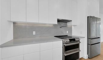 500 SW B St 3, Bentonville, AR 72712