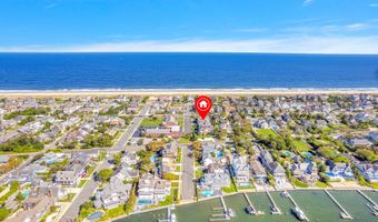 45 Strickland St, Bay Head, NJ 08742